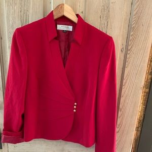 NWT BEAUTIFUL RED AKIRT SUIT BY TAHARI